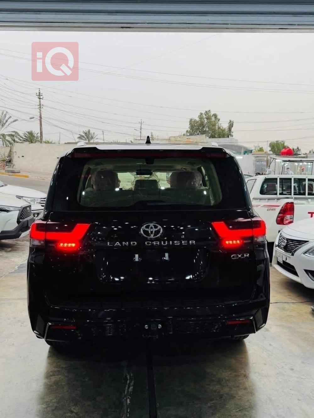 تۆیۆتا لاند کروزەر